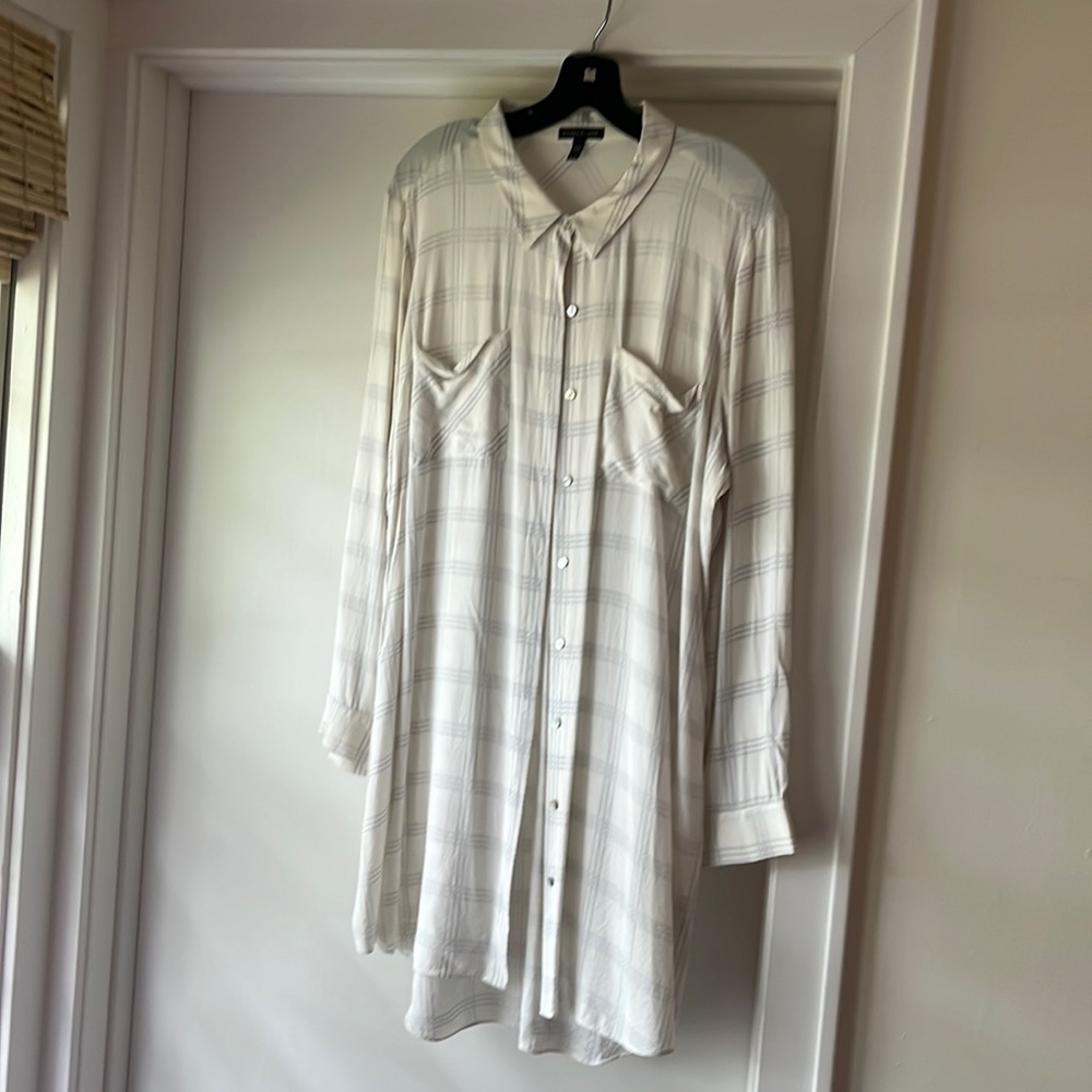 Eileen fisher silk tunic- two patch pockets.  Windowpane pattern.  XL